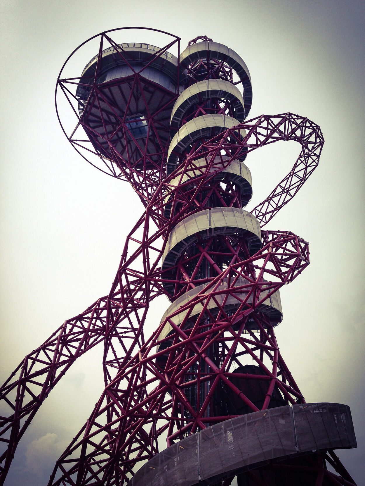 Anish Kapoor with Cecil Balmond. Arcelormittal Orbit (2012), Queen Elizabeth II OlympicPark, London, 2014. © Fabio Quici