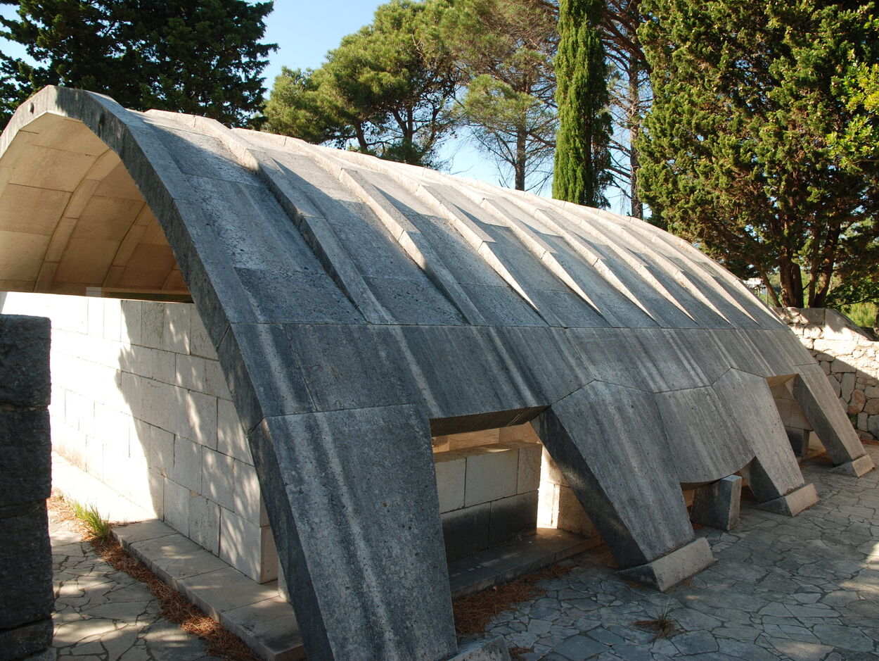 [a] The Rab Memorial Complex, Museum, photo Vladimir Braco Mušič
[b] The Rab Memorial Complex, Museum, photo Miran Kambič
[cd] The Rab Memorial Complex, Museum, photo Aleš Vodopivec
[e] The Rab Memorial Complex, Museum, photo Vladimir Braco Mušič