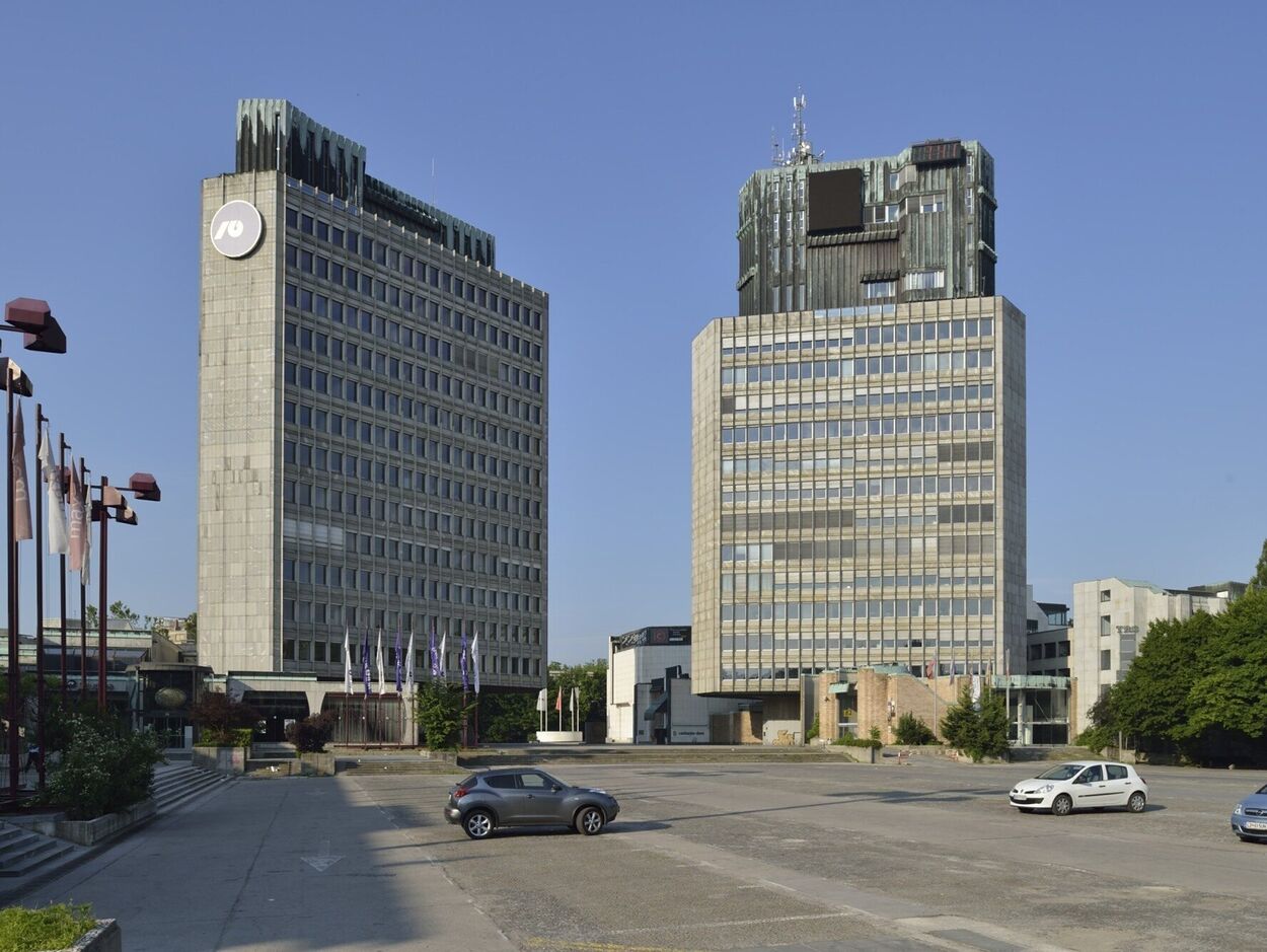 [a] The Republic Square complex, photo Damjan Gale
[b] The Republic Square complex, photo Miran Kambič
[cde] The Republic Square complex, photo Damjan Gale
[f] The Republic Square complex, photo Miran Kambič