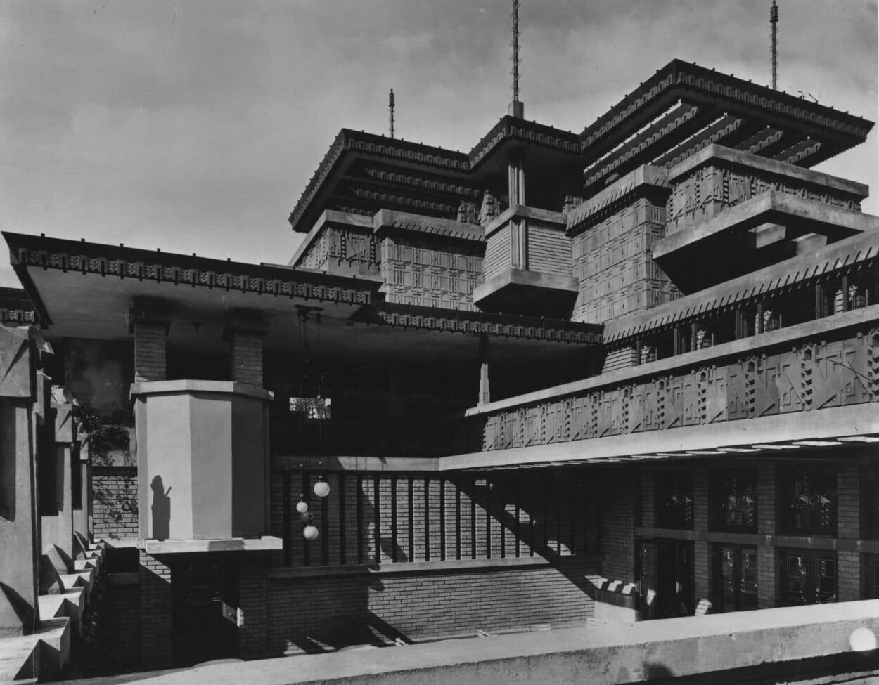 Exterior of Midway Gardens, Chicago, Illinois, 1913, Frank Lloyd Wright, architect. Photo copyright FLW Archives.