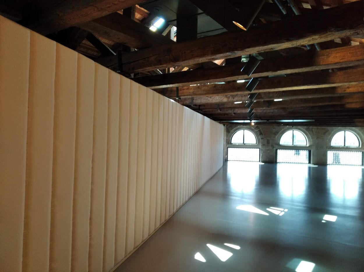 Bruce Nauman, Diagonal Sound Wall (Acoustic Wall), 1970