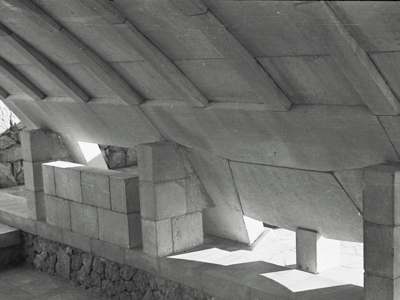 [a] The Rab Memorial Complex, Museum, photo Vladimir Braco Mušič
[b] The Rab Memorial Complex, Museum, photo Miran Kambič
[cd] The Rab Memorial Complex, Museum, photo Aleš Vodopivec
[e] The Rab Memorial Complex, Museum, photo Vladimir Braco Mušič
