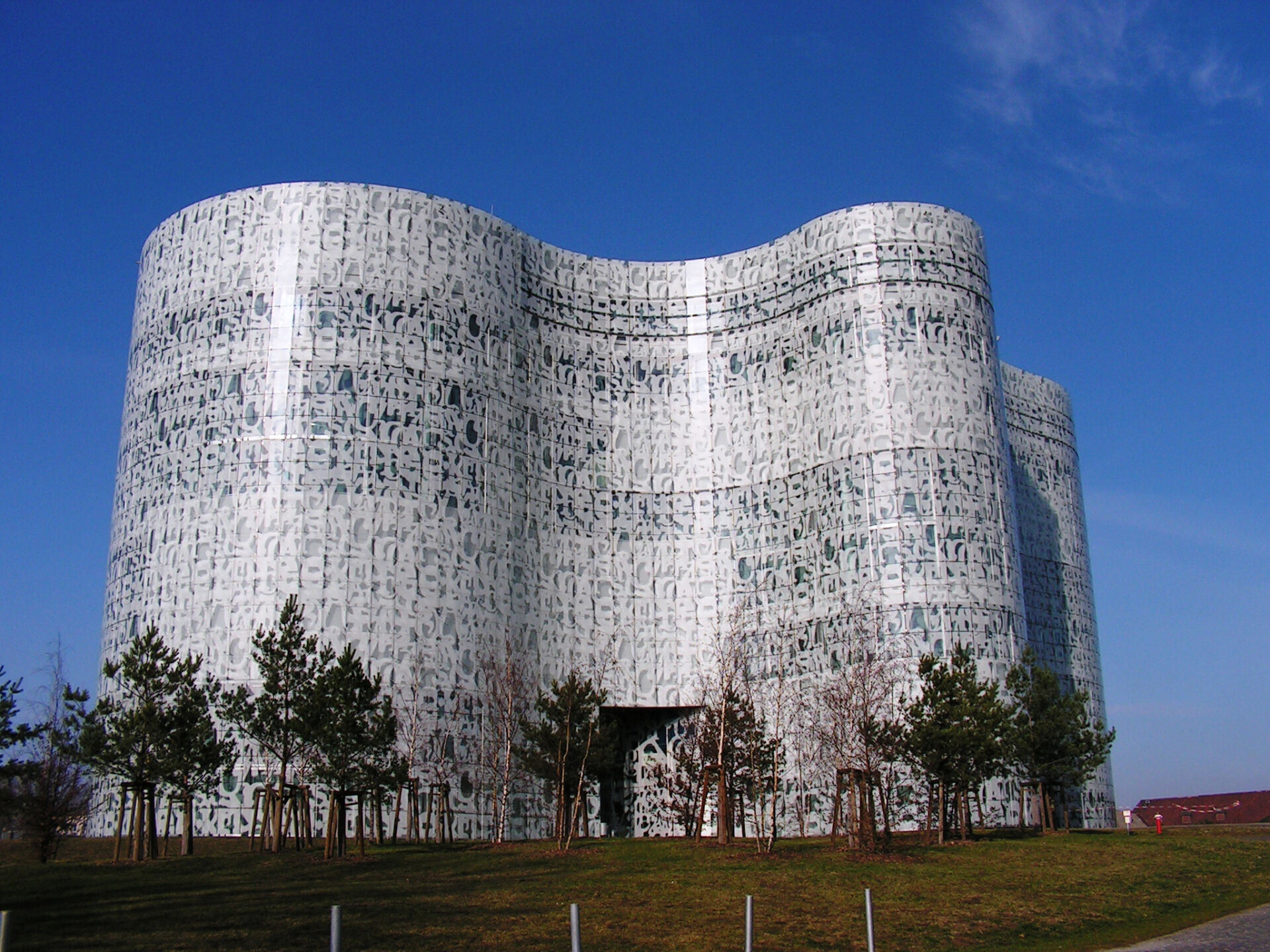Herzog and De Meuron, University library in Cottbus by the architects Herzog &amp; de Meuron, 2005. CC BY-SA 3.0 (photo: Alexandru.giurca)