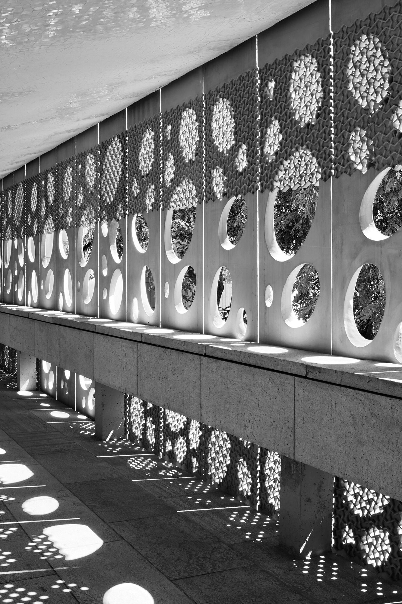Completed Jali Screen, TATA Consultancy Services, Banyan Park, Mumbai, 2014, ©Michael Moran