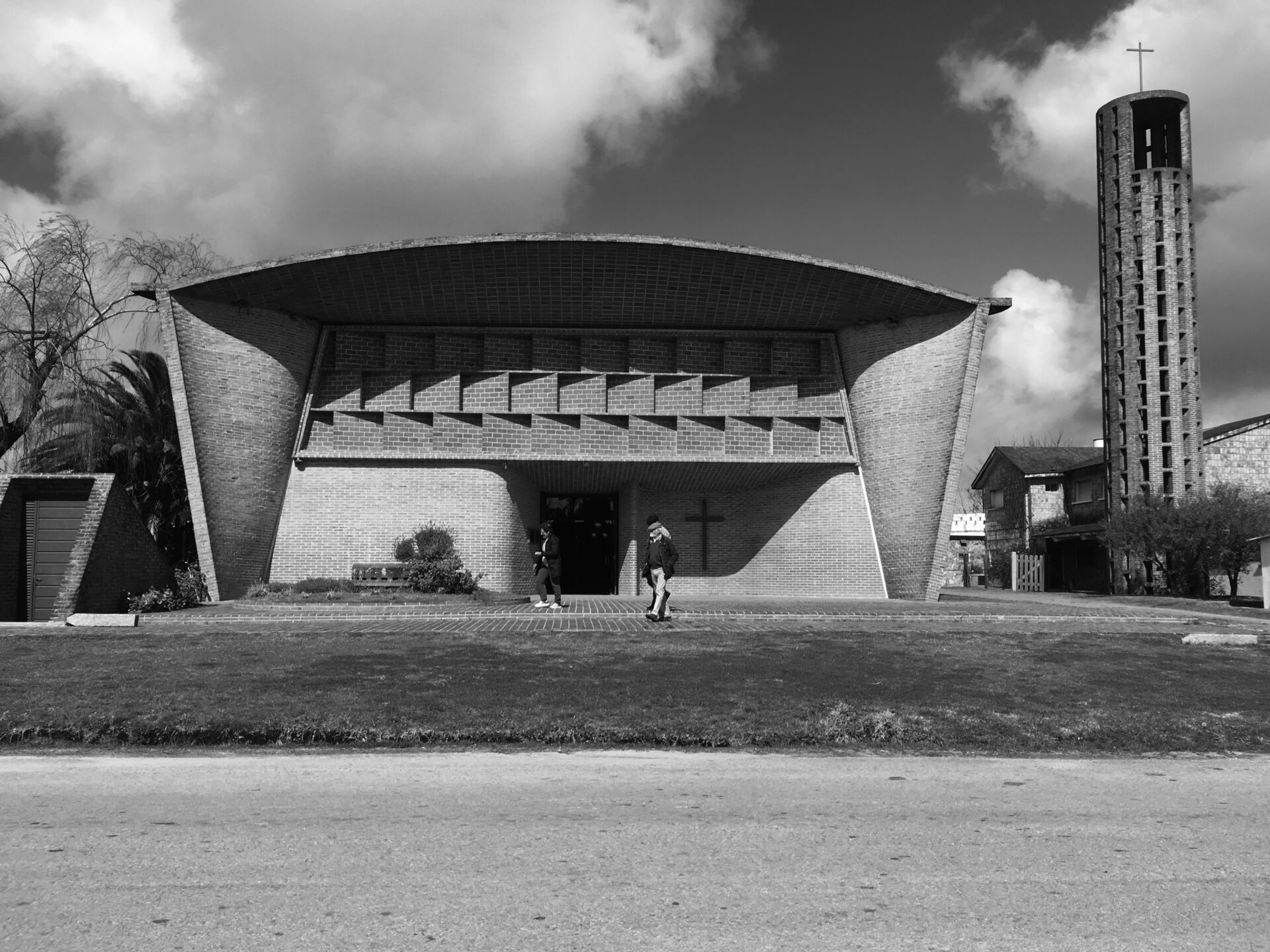 Church of Christ the Worker, Atlántida, Entrance Wall. Photo by Nader Tehrani