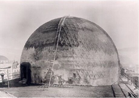 First Planetarium of Jena, exterior. The geodesic grid is recognizable under the thin layer of concrete.
