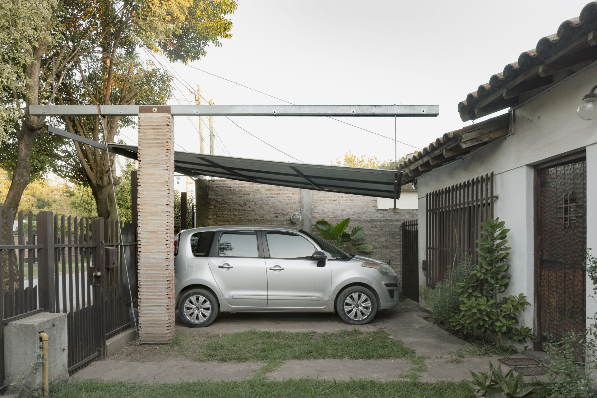 Column project at Casa Yaraví by OTRO. Buenos Aires, Argentina. Photo by Federico Cairoli. Courtesy of Juan Pablo Berbery.