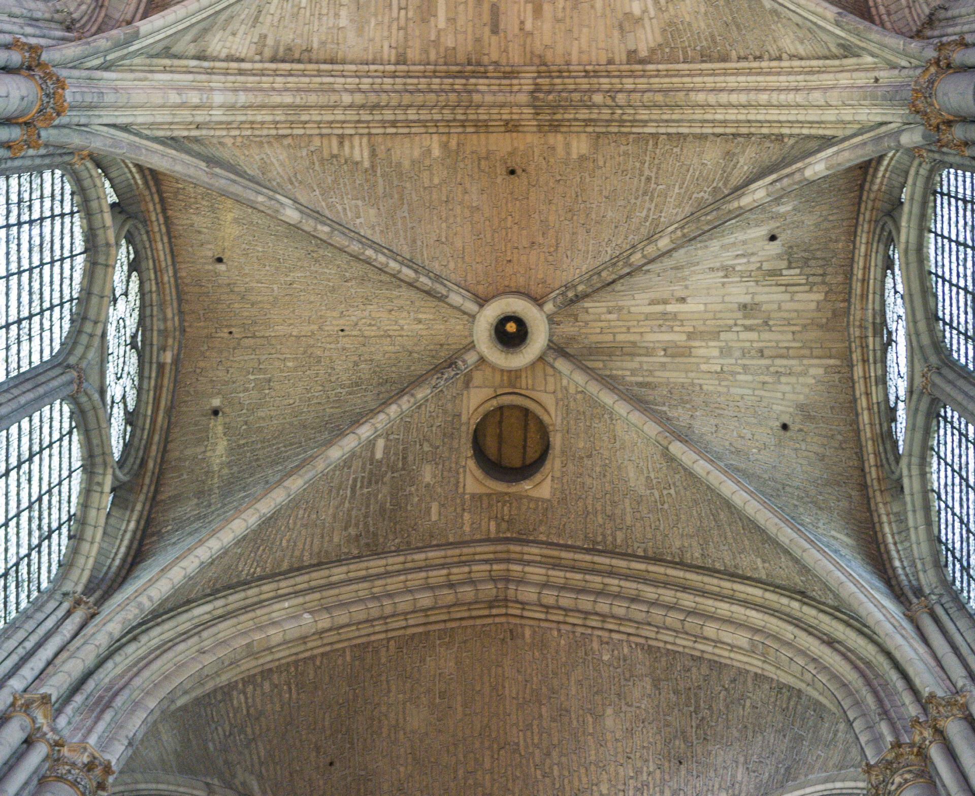 Reims cathedral, nave, c. 1220. Quadripartite vault. Photograph: José Calvo.